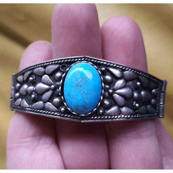 Jewelry - Vintage Marked Sterling Silver & Turquiose Cabochon Southwestern Style Bracelet